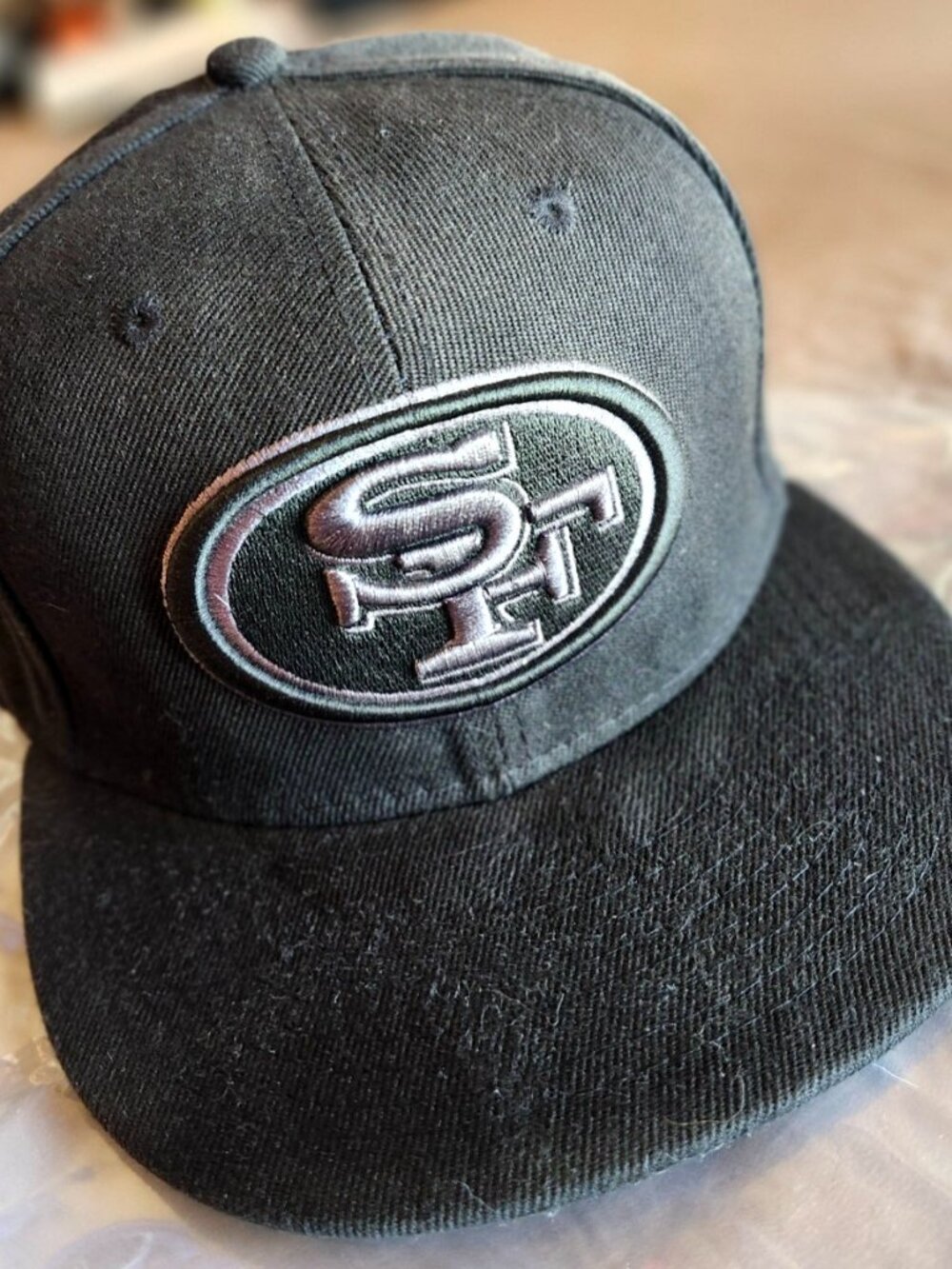 New Era 59FIFTY Silver On Black NFL San Francisco 49ers Fitted Hat Size 7